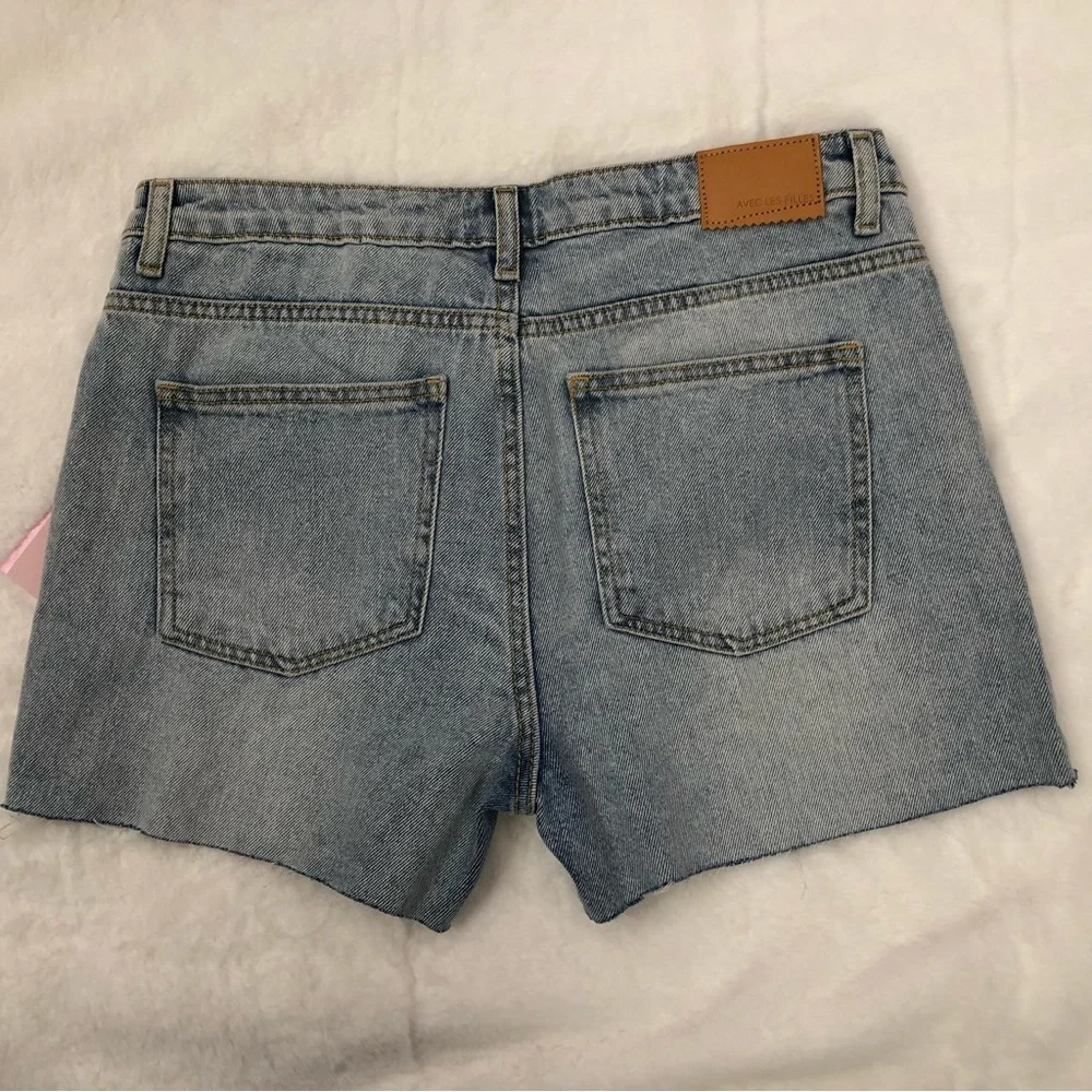 AVEC LES FILLES JEAN SHORTS SIZE 29 HIGH WAIST RAW HEM DISTRESSED NWT - Picture 2 of 14